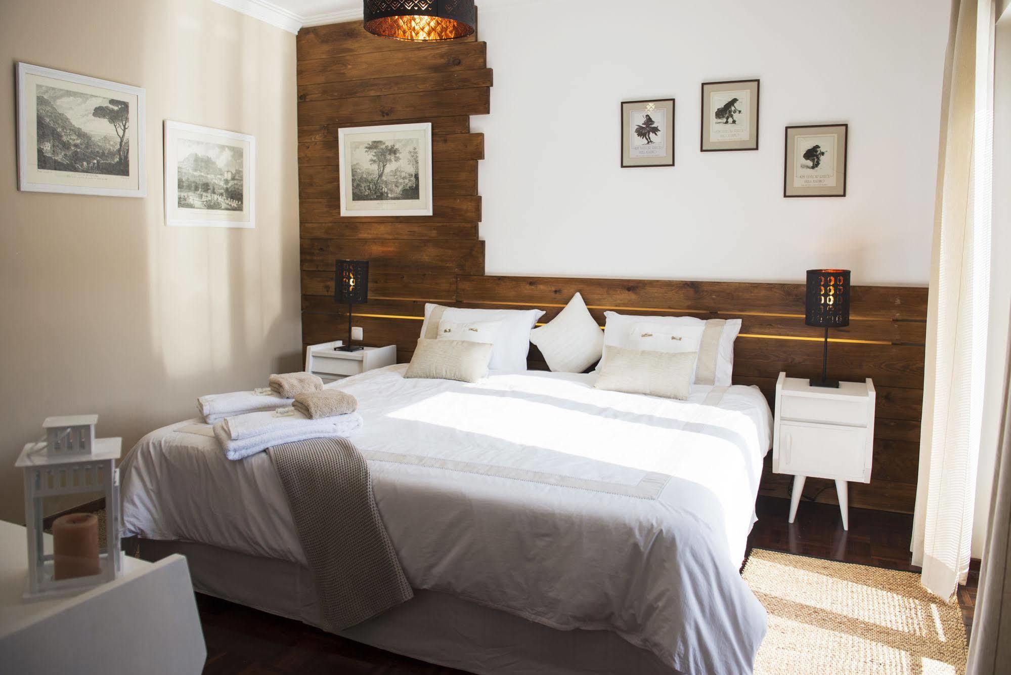 Laneez Ericeira Surf House Hostel ภายนอก รูปภาพ