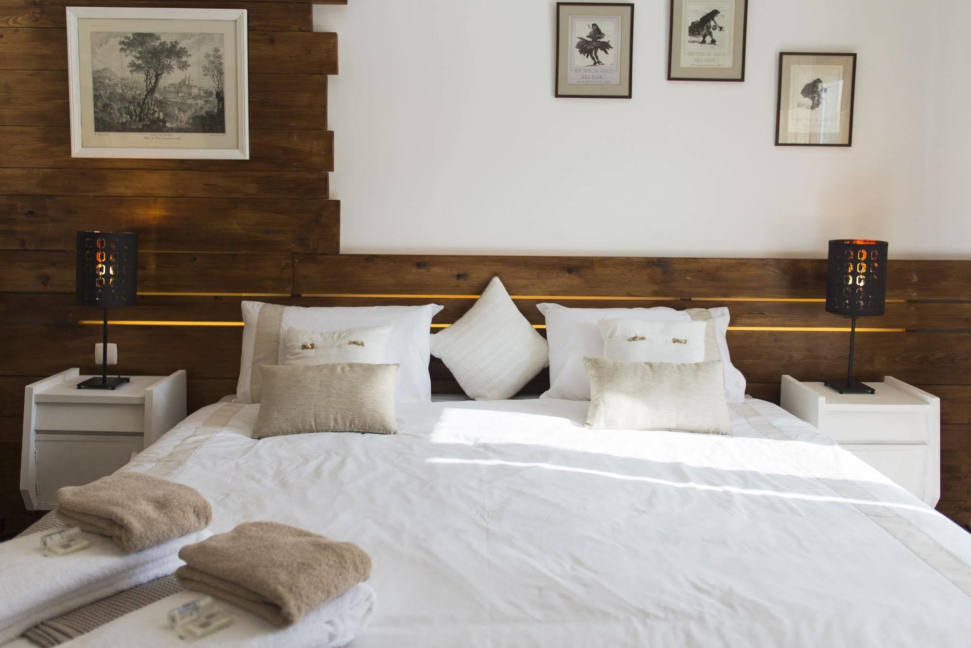 Laneez Ericeira Surf House Hostel ภายนอก รูปภาพ